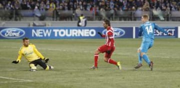 Gol 0-1 de Adrián. Perfecta conexión Raúl García-Adrián que transforma el asturiano completamente solo ante Lodigin.