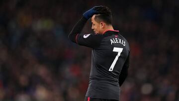 LONDON, ENGLAND - DECEMBER 28: Alexis Sanchez of Arsenaling the Premier League match between Crystal Palace and Arsenal at Selhurst Park on December 28, 2017 in London, England. (Photo by Catherine Ivill/Getty Images)