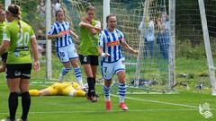 Nahikari celebra un gol.