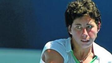 <b>UN LUJO. </b>La muñeca sale como si desenfundara: el revés de Carla.