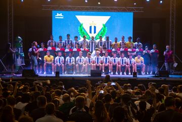 Imagen de la presentación del Leganés la pasada temporada en la Plaza Mayor de la localidad. 
