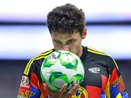 Raphael Veiga en su primer Clásico Joven.