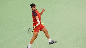 MASON, OHIO - AUGUST 15: Carlos Alcaraz of Spain plays a forehand during his match against Gael Monfils of France during Day 5 of the Cincinnati Open at the Lindner Family Tennis Center on August 15, 2024 in Mason, Ohio. Dylan Buell/Getty Images/AFP (Photo by Dylan Buell / GETTY IMAGES NORTH AMERICA / Getty Images via AFP)