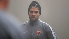 Falcao envía condolencias a la familia de Roberto Cabañas