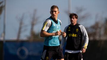 Alberto, en un entrenamiento con el Real Murcia.