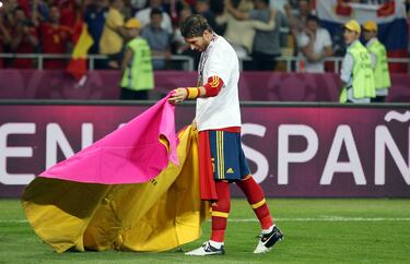 El defensa ha sido clave en la edad de oro del fútbol español, de 2008 a 2012, siendo titular indiscutible aquellos años, primero como lateral derecho y después como central diestro. 177 partidos con 23 goles son sus estadísticas como referente en los 16 años que defendió la Selección Española.