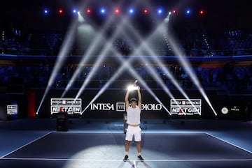 Carlos Alcaraz campeón de la Next Gen ATP Finals.