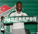 El peruano Advíncula fue presentado con el Bursaspor