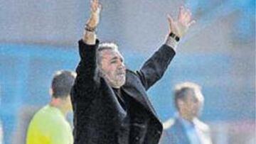 <b>MOTIVADOR. </b>Stoichkov, en su victorioso debut en Balaídos.