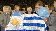 Muere José “Pepe” Mujica: su vínculo con Chile y la olvidada foto sobre Colo Colo