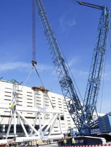 La primera estructura se ha colocado sobre el lateral este.