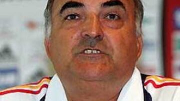 <b>BUENA COSTUMBRE</B>. El seleccionador español volvió a su buena costumbre de anunciar el once titular español con 24 horas de antelación.