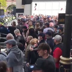 Peleas masivas en Londres entre la Policía y grupos que querían boicotear la manifestación