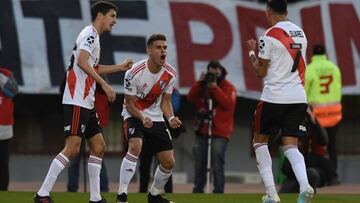 Rafael Santos Borr&eacute; celebrando su gol con River Plate ante Lan&uacute;s por Superliga Argentina.