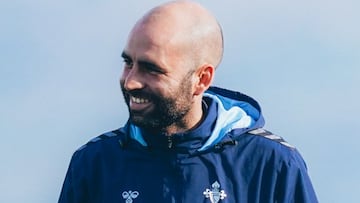 El técnico Claudio Giráldez, durante un entrenamiento del Celta.