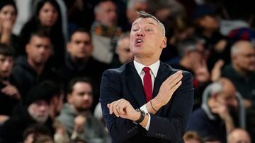 GRAF968. BARCELONA, 22/01/2023.- El entrenador del Barça, Sarunas Jasikevicius, durante el partido correspondiente a la fase regular de la Liga Endesa entre el Barça y el Surne Bilbao. EFE/Enric Fontcuberta
