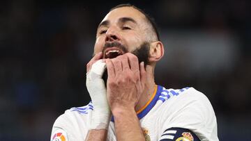 GRAF1310. MADRID, 27/10/2021.- El delantero franc&eacute;s del Real Madrid, Karim Benzema, durante el encuentro correspondiente a la jornada once de primera divisi&oacute;n que disputan hoy mi&eacute;rcoles frente a Osasuna en el estadio Santiago Bernab&e