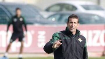 Merino: "Es normal que el club busque otro entrenador"