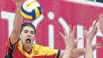 Un remate de De la Fuente.