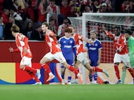 Stefan Posc celebra un gol.