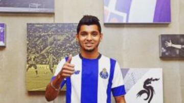 Tecatito Corona marcó en su debut con el Porto