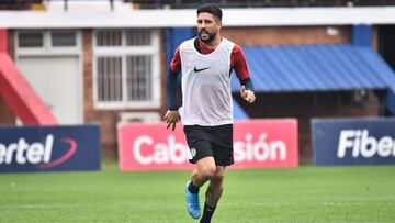 La U suma un fichaje y piensa en la salida de dos defensas