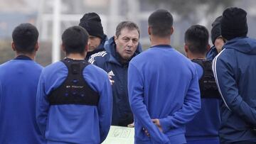 Kudelka respalda a Pinilla, pero evita las polémicas en la U