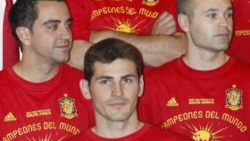 Casillas, Puyol, Xavi Hernández, Iniesta, Cesc Fábregas, Xabi Alonso y Villa aspiran al FIFA Balón de Oro 2010.