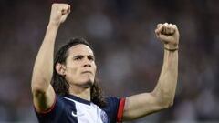 Edinson Cavani celebra uno de sus goles contra el Bastia el 19 de octubre. 