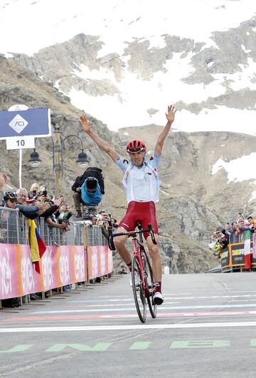 Decimotercera etapa entre Pinerolo y Ceresole Reale de 196 km. Ilnur Zakarin, el ganador del recorrido del día.