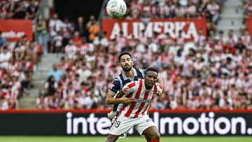 Alves, en pugna con Otero