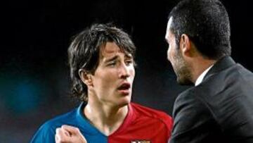 <b>SIEMPRE LISTO. </b>Bojan Krkic escucha las instrucciones de Pep Guardiola durante un partido.