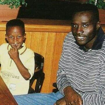 Origi nació el 18 de abril de 1995 Oostende, Bélgica. Aquí se encuentra junto a su padre, quien también fue jugador profesional