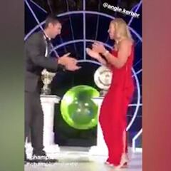 Djokovic y Kerber celebran título de Wimbledon bailando