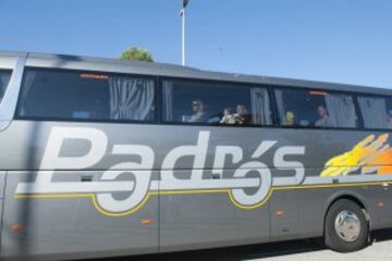 Llegada de los familiares de los jugadores al parque temático.