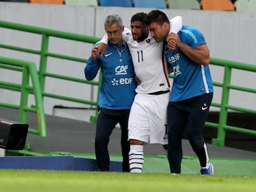 LISBON, PORTUGAL - SEPTEMBER 04: French forward Nail Fakir leaves the game injured during the Friendly match between Portugal and France on September 04, 2015 in Lisbon, Portugal.  (Photo by Carlos Rodrigues/Getty Images)