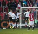 El Nàstic, superior al Valencia, tutea al once titular de Djukic