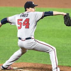 Braves' Fried tosses first complete-game shutout; Royals make history