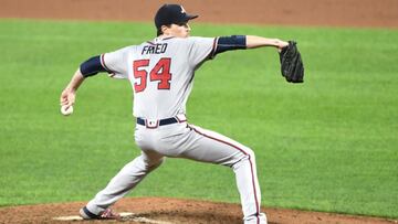 Braves' Fried tosses first complete-game shutout; Royals make history