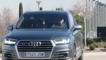 Sorpresa en Valdebebas: Bale aparece con un nuevo look