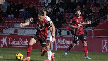 Gorrotxa volvió a ser la brújula del Mirandés en el centro del campo.