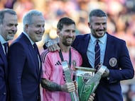 José Mas, Jorge Mas y David Beckham junto a Leo Messi.