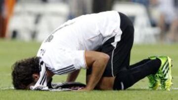 Adiós con un beso al césped