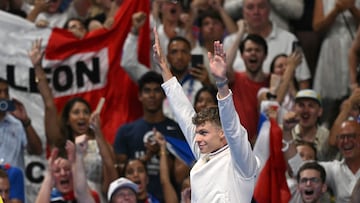 Marchand ya es inmortal y Zhanle vuela en una noche gloriosa