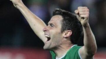 El centrocampista espa&ntilde;ol del Rubin Kazan, Pablo Orbaiz, celebra el segundo gol del equipo ruso, durante el encuentro correspondiente a la ida de los dieciseisavos de final de la Liga Europa disputado en el estadio Vicente Calder&oacute;n en Madrid.