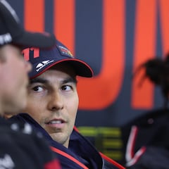 Hamilton apunta a Red Bull y Pérez: “Si yo tuviera ese coche...”