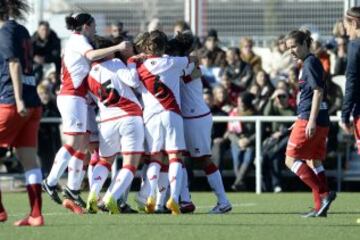 Las mejores imágenes del derbi Rayo-Atlético Féminas