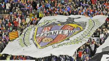 <b>NO FALLA. </b>La afición levantinista se vuelca con el 'Soñemos con Europa'.