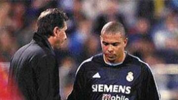 <b>OTRA VEZ SUSTITUIDO</B>. Como ya ocurrió ante el Racing, Queiroz volvió a cambiar a Ronaldo.