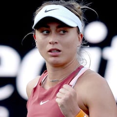 Badosa se agarra a Charleston con una gran remontada